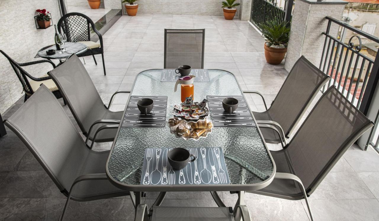 Апартаменти La Terrazza Del Corso Неаполь Екстер'єр фото